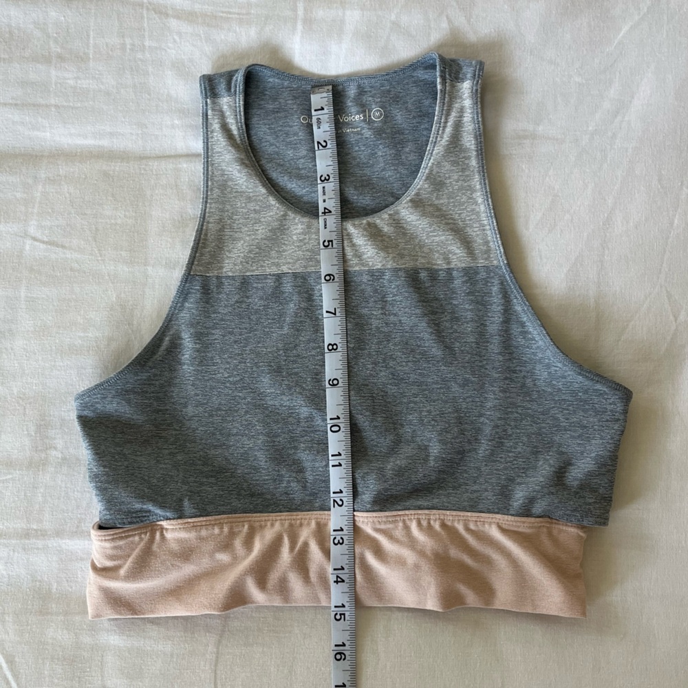 Outdoor Voices Women’s High Neck Sports Bra Size M Cut-out Back